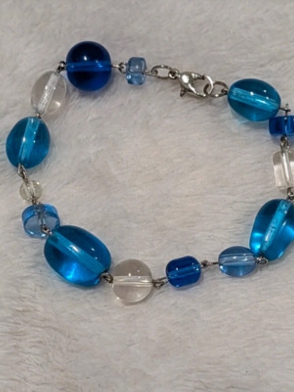 Blue Glass Bead Bracelet for Women - Classic Beaded Accent